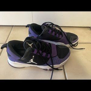 Jordan men size 9 shoes